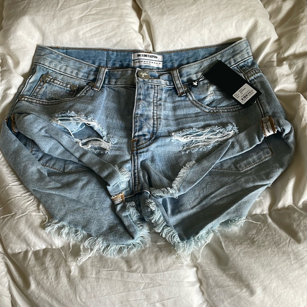 NWT one teaspoon denim shorts